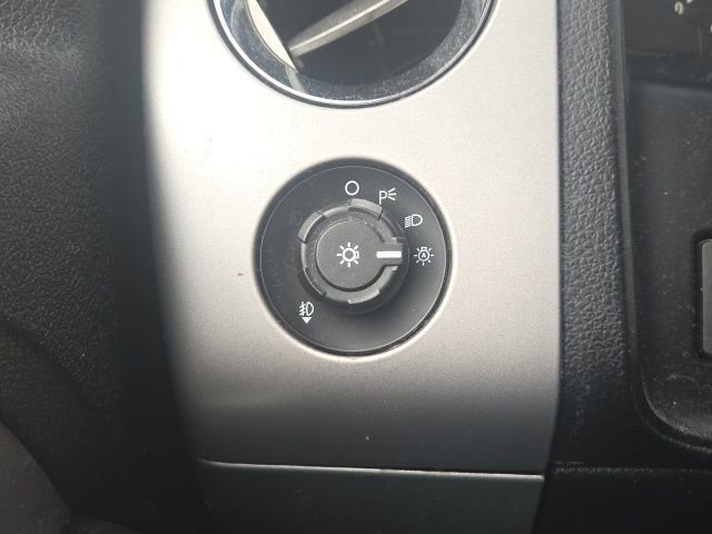 Used 2017 Ford Expedition XLT image 29