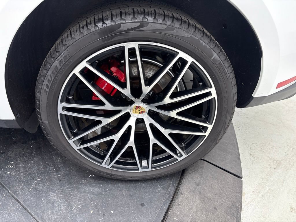 Certified 2023 Porsche Macan S AWD/4WD image 15