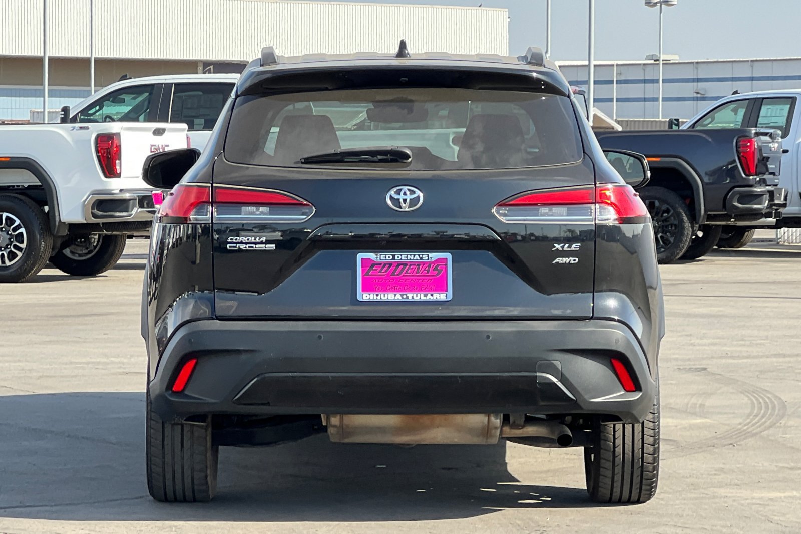 Used 2023 Toyota Corolla Cross XLE w/ Convenience Package AWD/4WD image 6