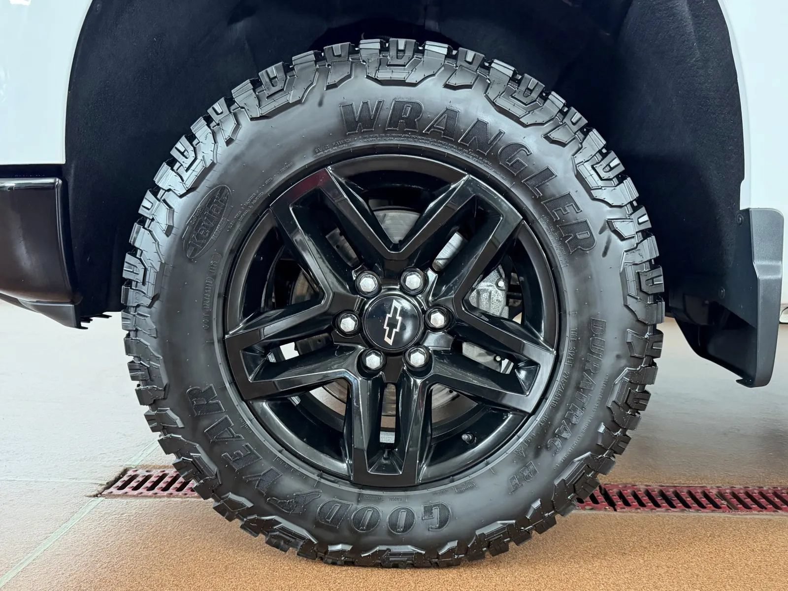 Used 2023 Chevrolet Silverado 1500 LT Trail Boss w/ LT Trail Boss Premium Package AWD/4WD image 9