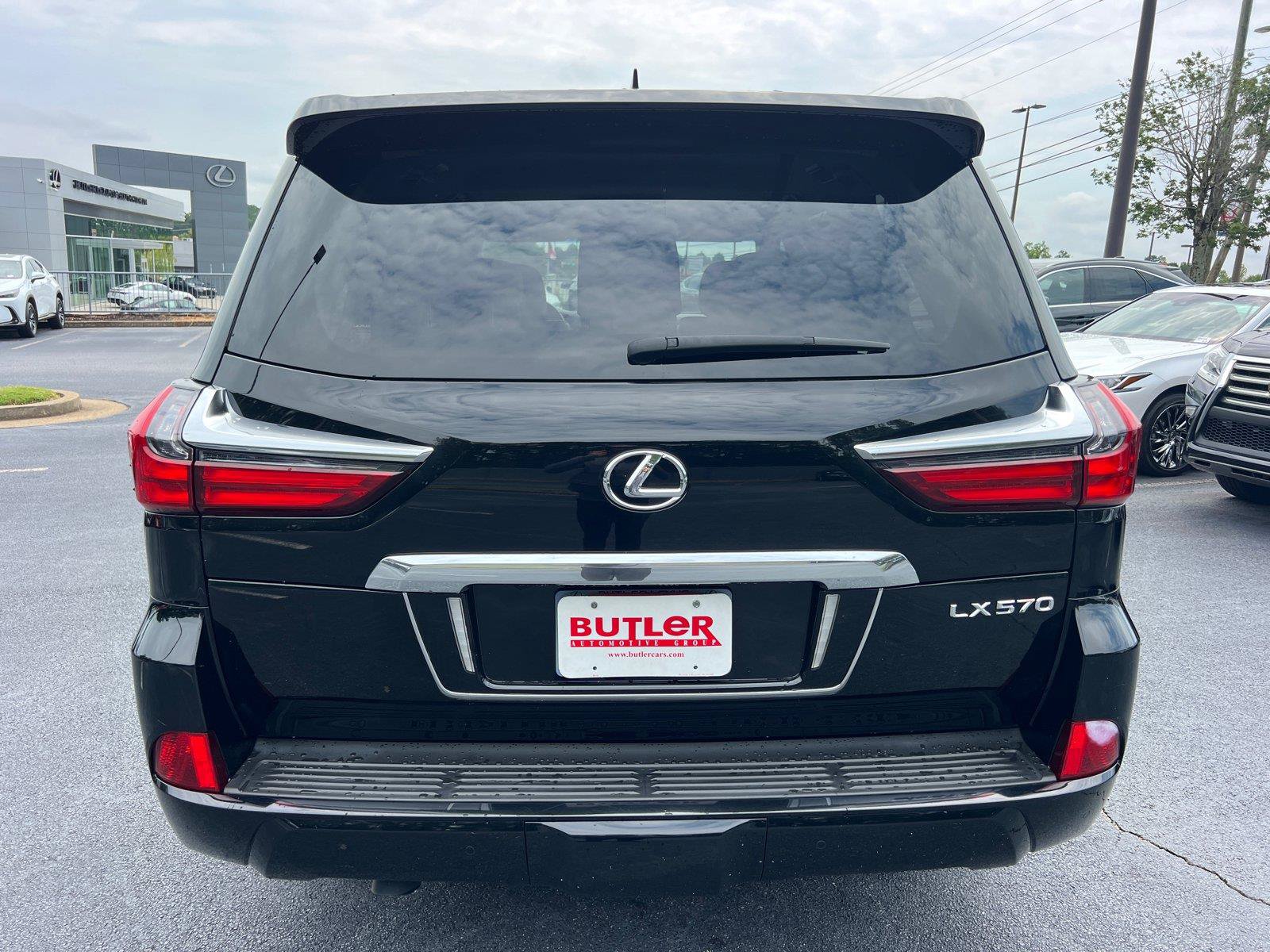 Used 2020 Lexus LX 570 4WD w/ Luxury Package image 6