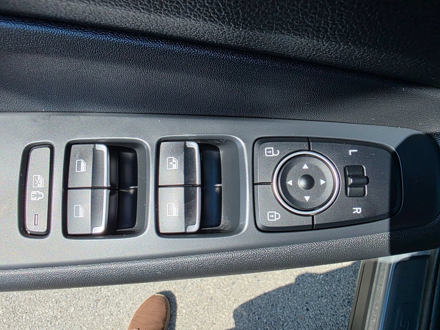 Used 2023 Hyundai Santa Fe SE AWD/4WD image 12