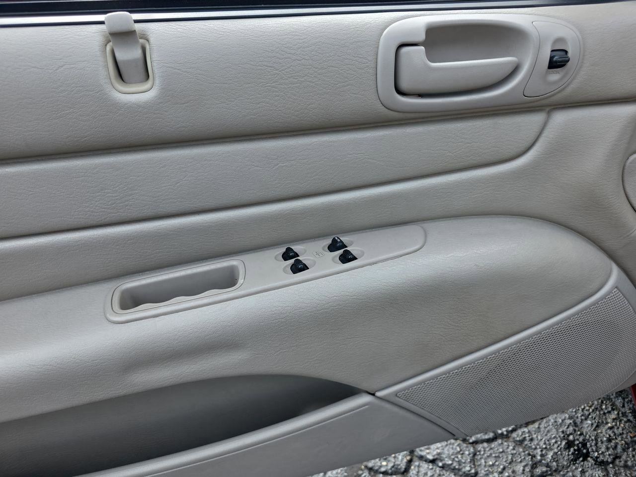 Used 2006 Chrysler Sebring Touring image 5