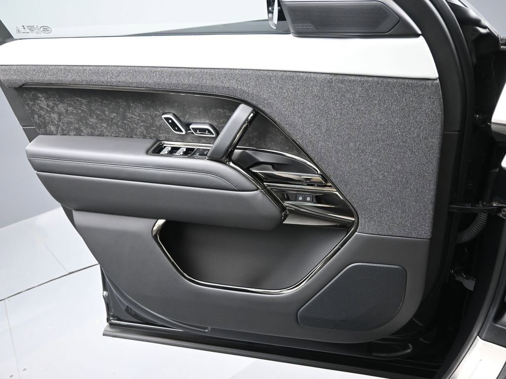 Used 2025 Land Rover Range Rover Sport Autobiography image 15