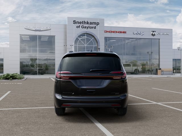 New 2027 Chrysler Pacifica Limited w/ S Appearance Package AWD/4WD image 8