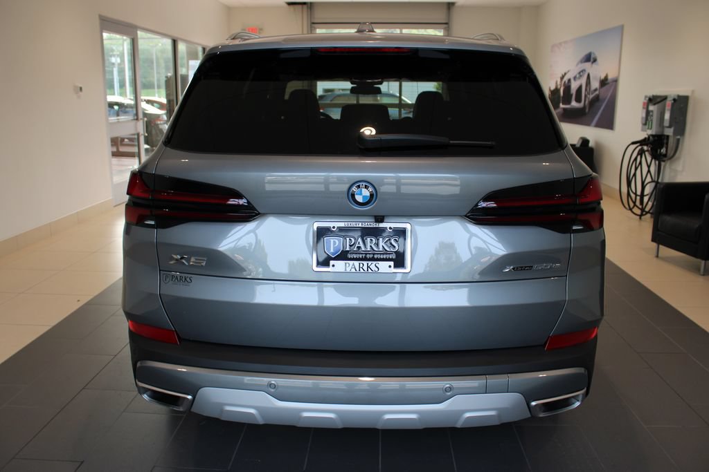 Used 2025 BMW X5 xDrive50e AWD/4WD image 28