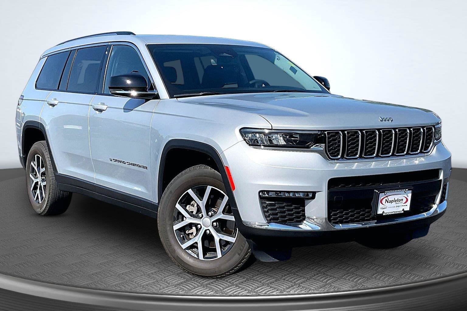 Used 2023 Jeep Grand Cherokee L Limited AWD/4WD image 13