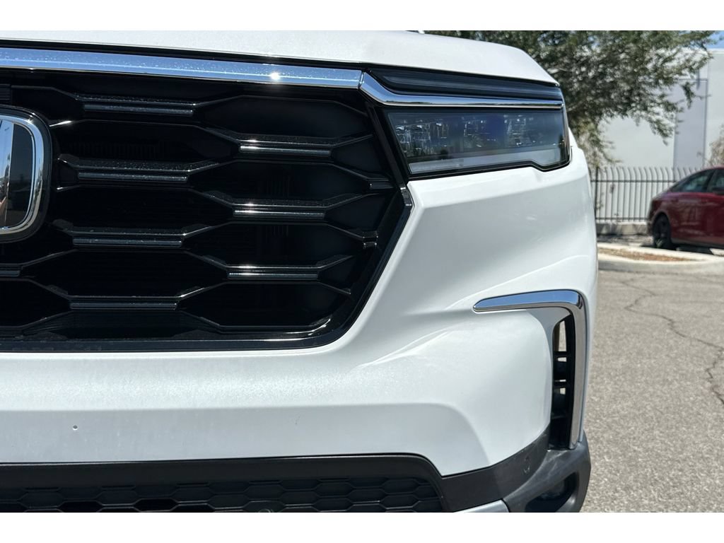 Certified 2025 Honda Pilot Touring image 56