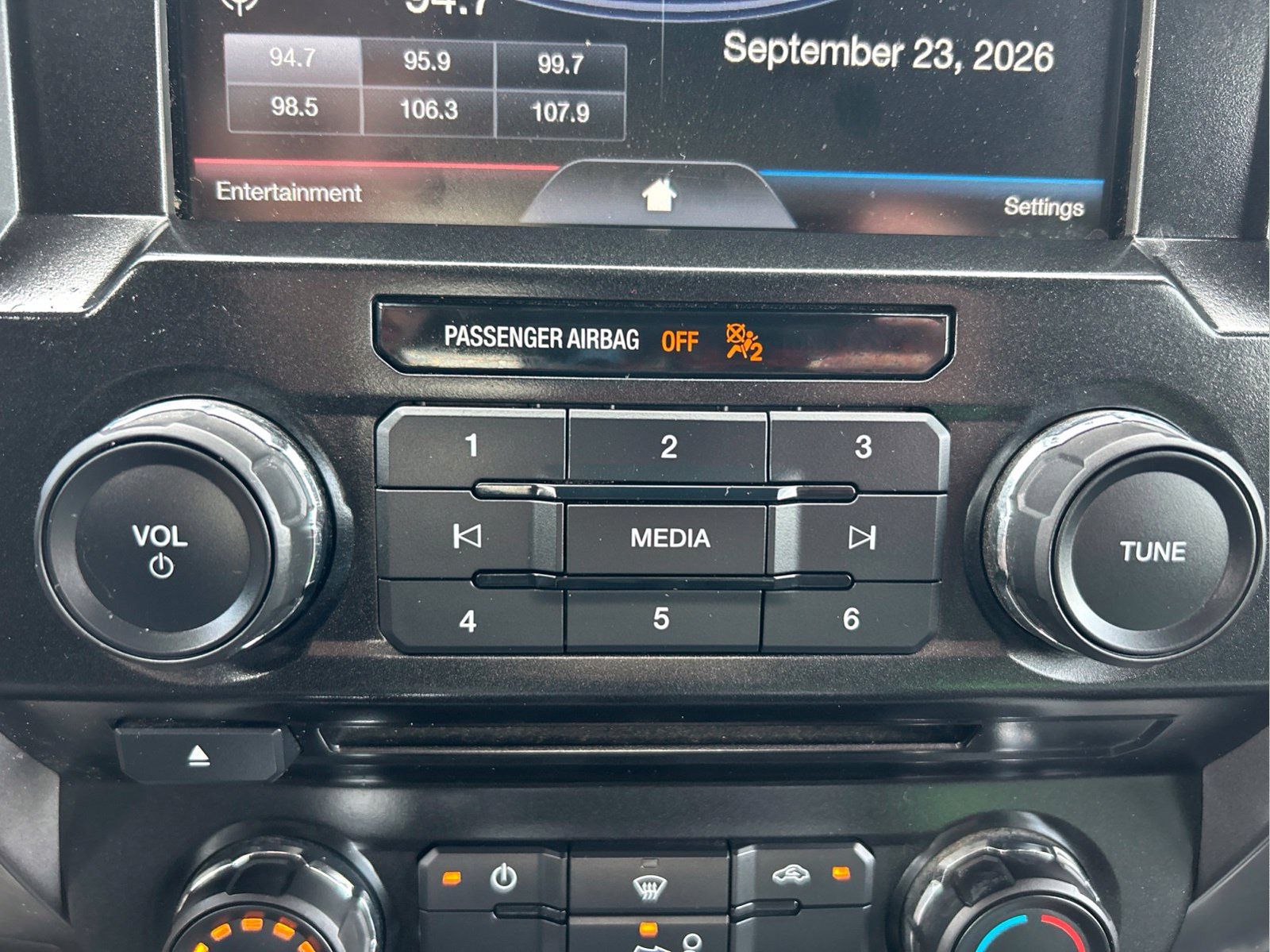 Used 2015 Ford F150 XLT w/ Equipment Group 301A Mid RWD image 33