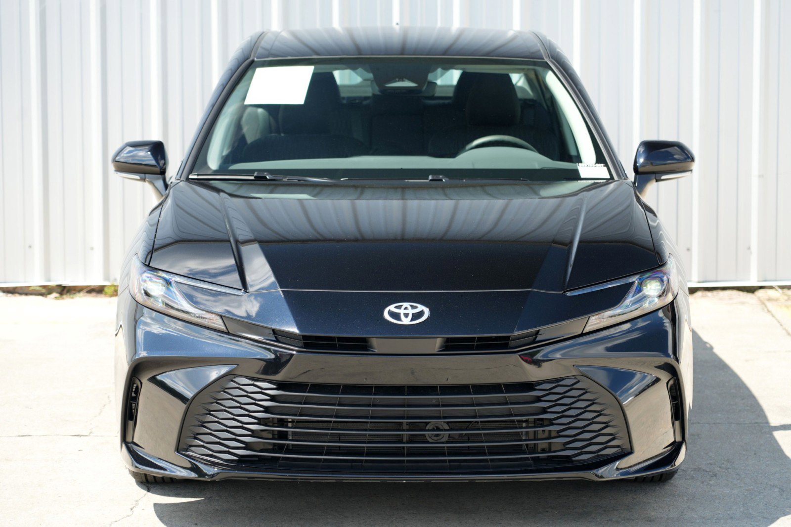 Used 2025 Toyota Camry LE w/ Convenience Package image 44