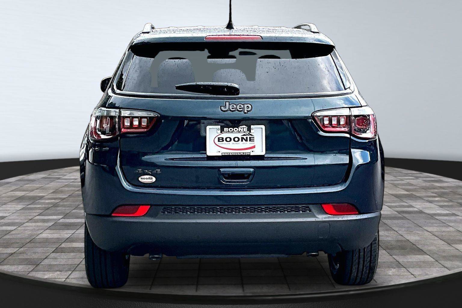 New 2026 Jeep Compass Latitude AWD/4WD image 5