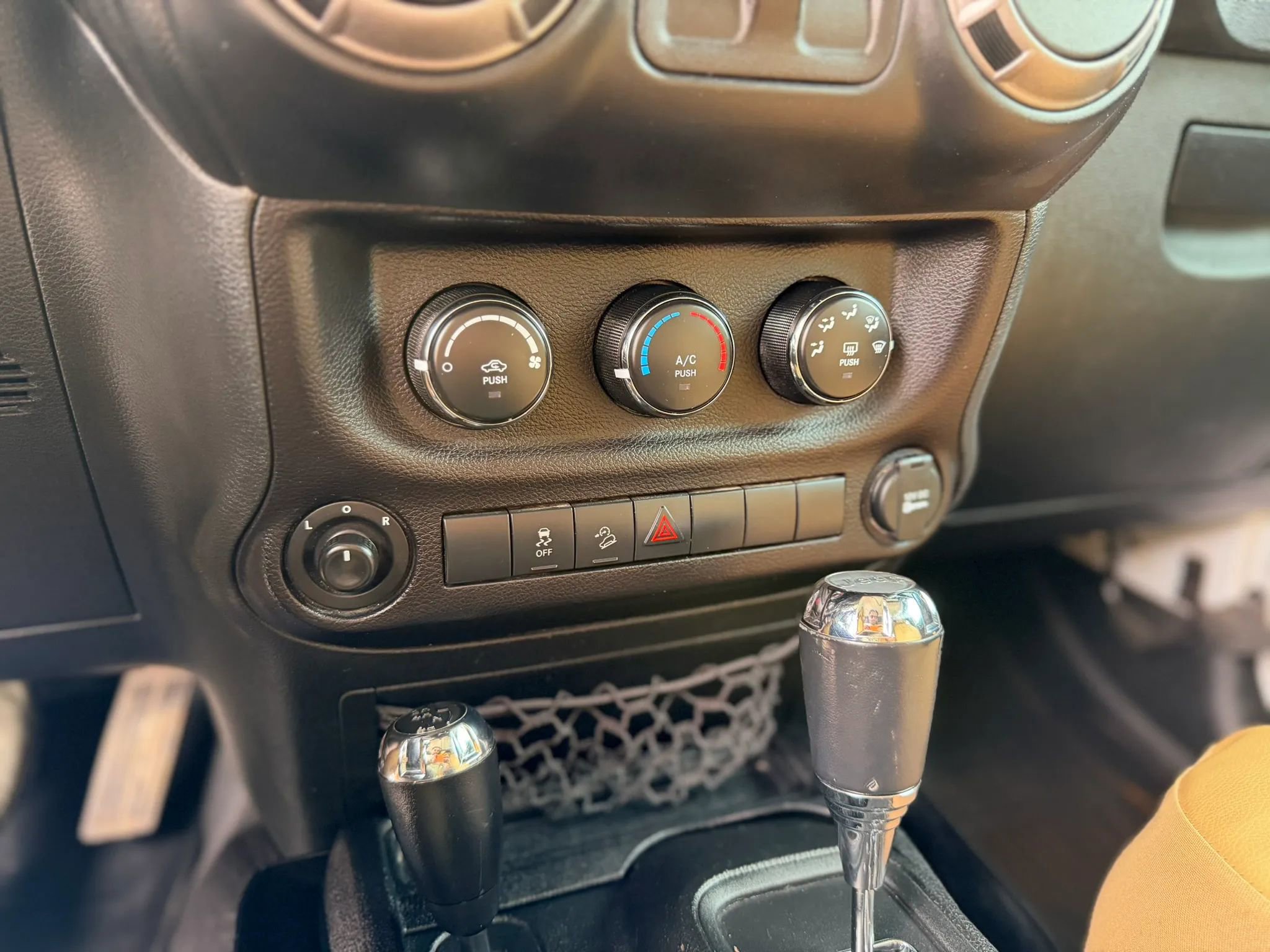 Used 2018 Jeep Wrangler Sport image 24