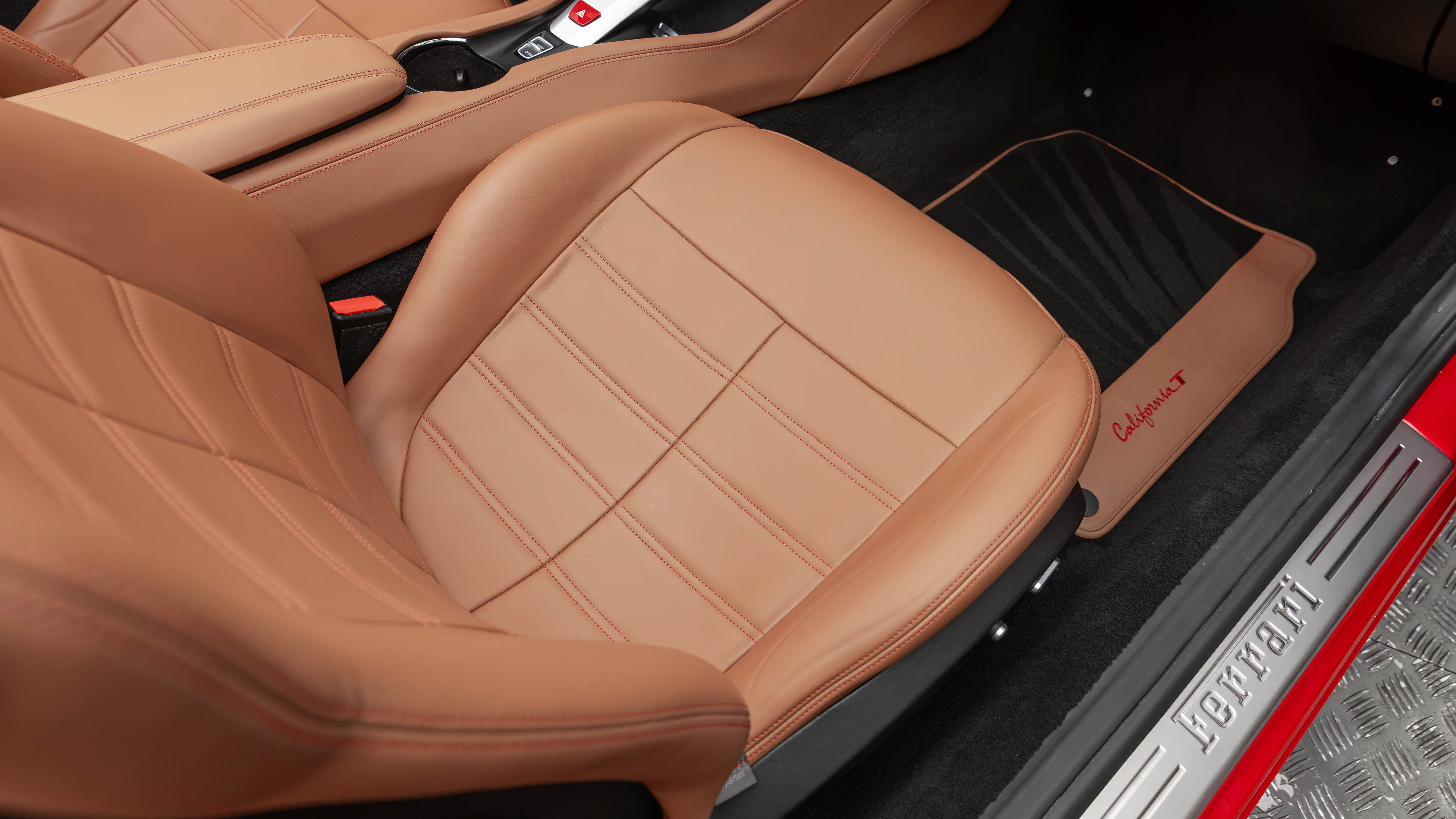 Certified 2016 Ferrari California T RWD image 41