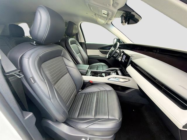 Used 2024 Lincoln Nautilus Reserve image 15