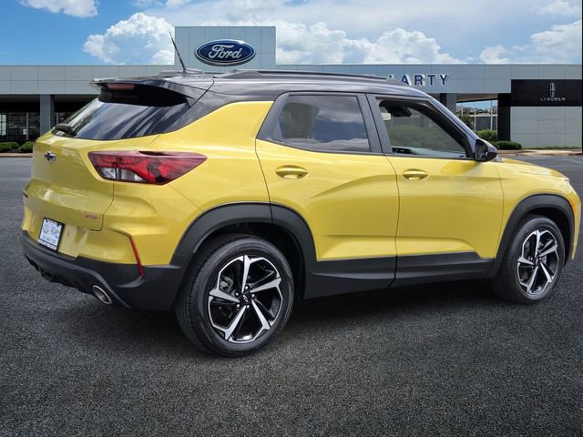 Used 2023 Chevrolet TrailBlazer RS w/ Sun and Liftgate Package FWD image 5