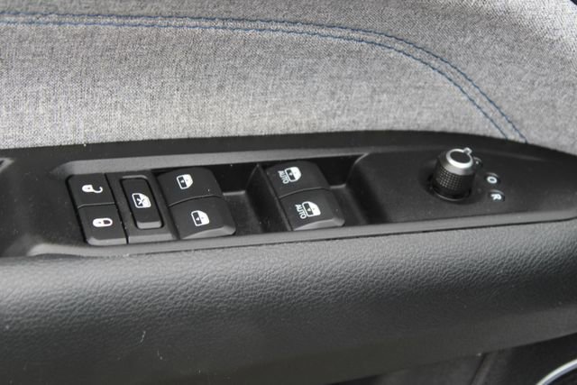 Used 2022 Jeep Compass Latitude image 12