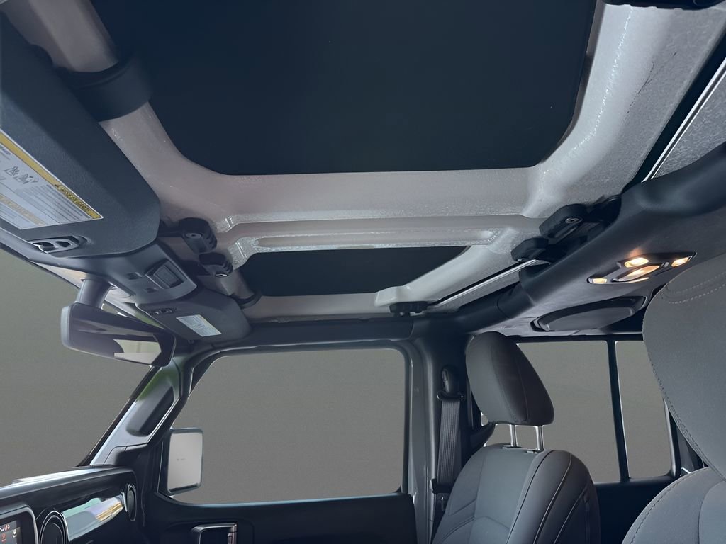 Used 2023 Jeep Wrangler Altitude image 19