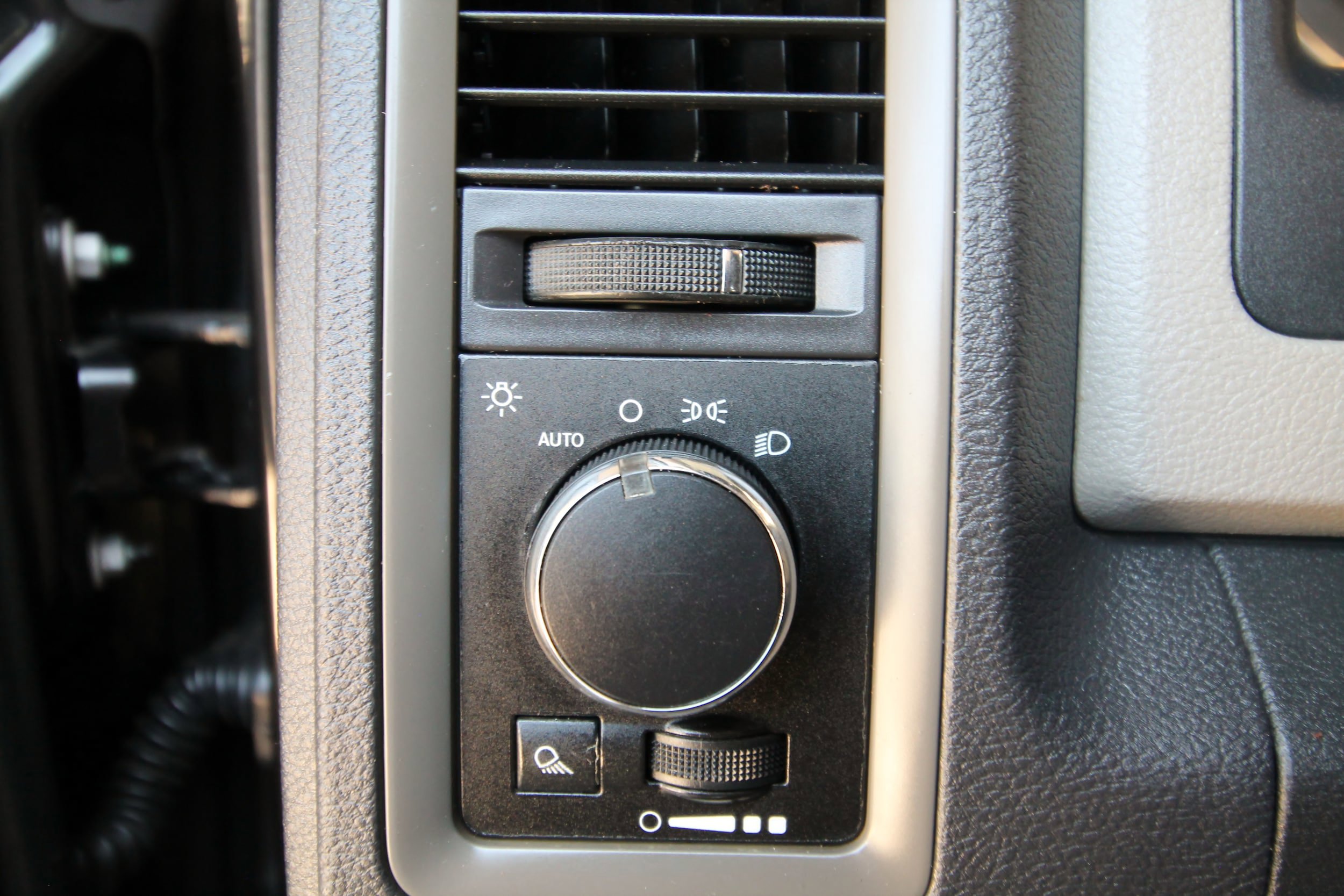 Used 2010 Dodge Ram 3500 Truck ST w/ ST Popular Equipment Group AWD/4WD image 23