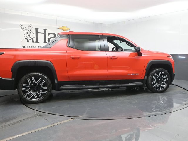 New 2026 Chevrolet Silverado EV LT AWD/4WD image 15