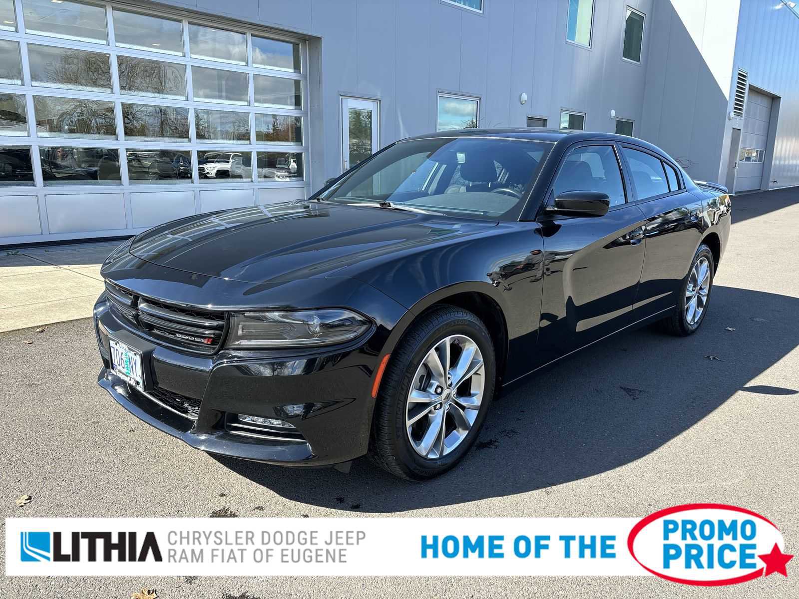 Used 2022 Dodge Charger SXT w/ Navigation & Travel Group image 1
