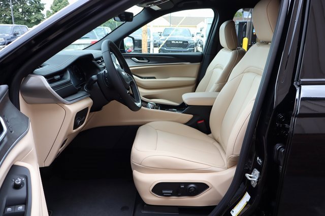 New 2025 Jeep Grand Cherokee Limited image 10