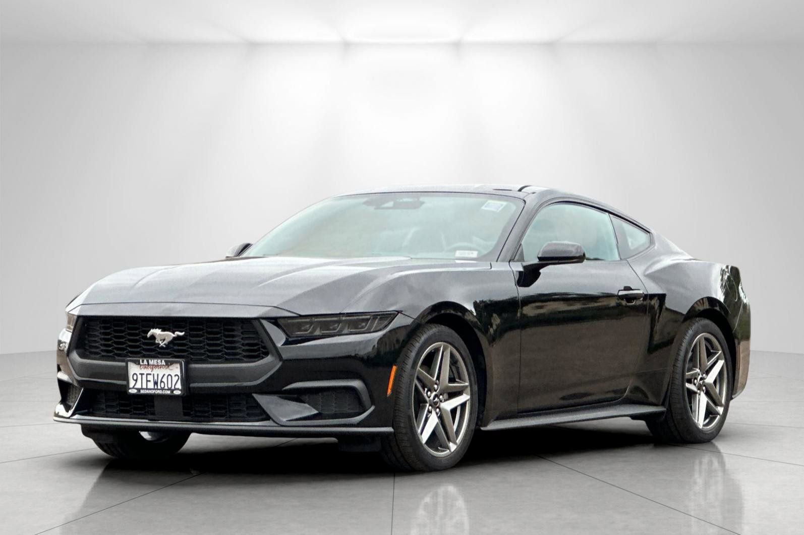 Used 2025 Ford Mustang Coupe RWD image 7