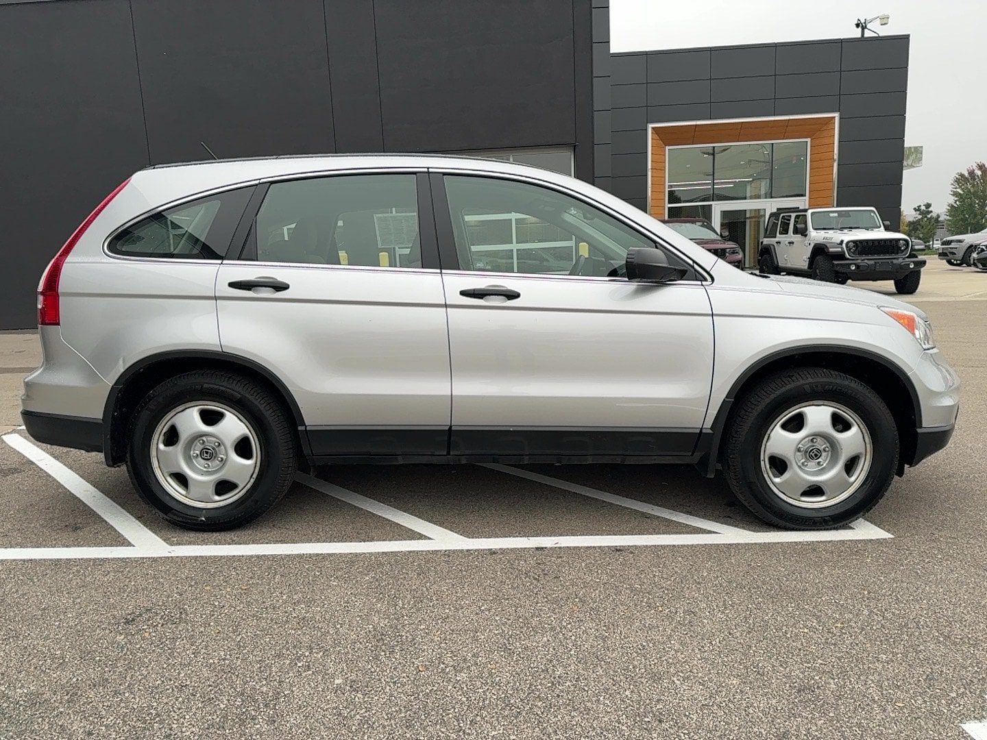 Used 2010 Honda CR-V LX image 7