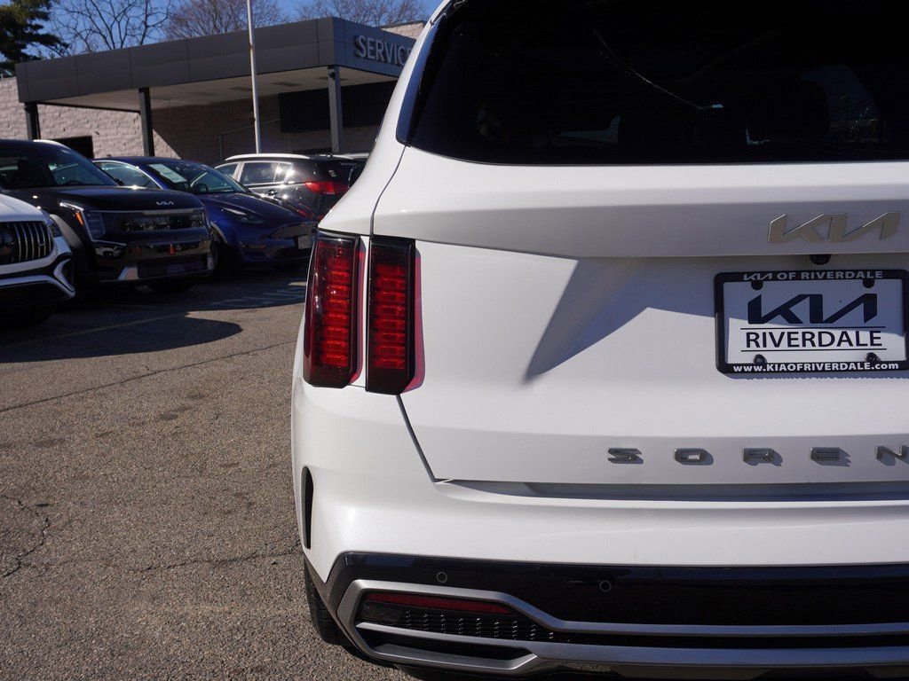 Used 2022 Kia Sorento S w/ Panoramic Sunroof Package image 18