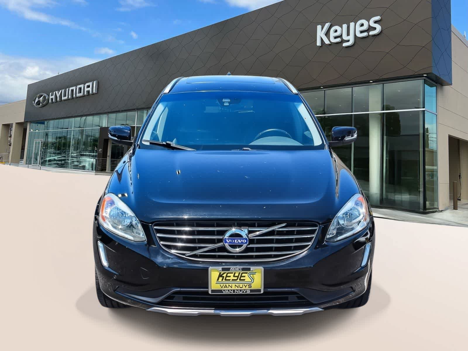 Used 2016 Volvo XC60 T5 Premier w/ Proximity Package FWD image 2