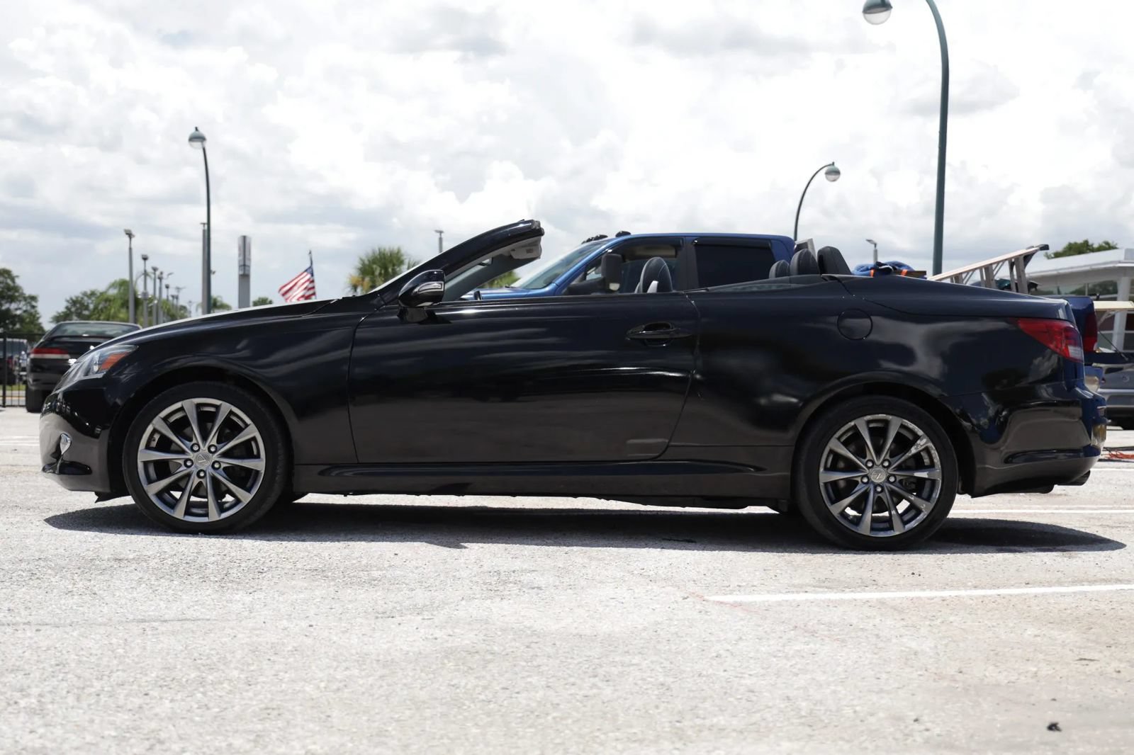 Used 2014 Lexus IS 250C w/ Luxury Package RWD image 3