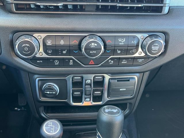 Used 2025 Jeep Wrangler Sport S image 18