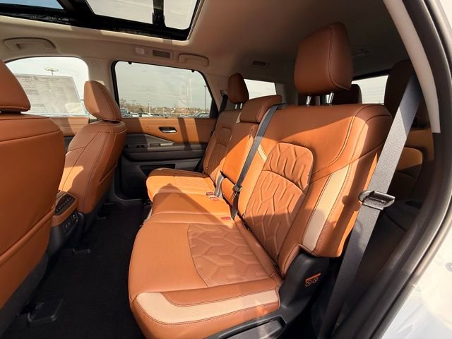 New 2026 Nissan Pathfinder Platinum w/ Cargo Package image 15