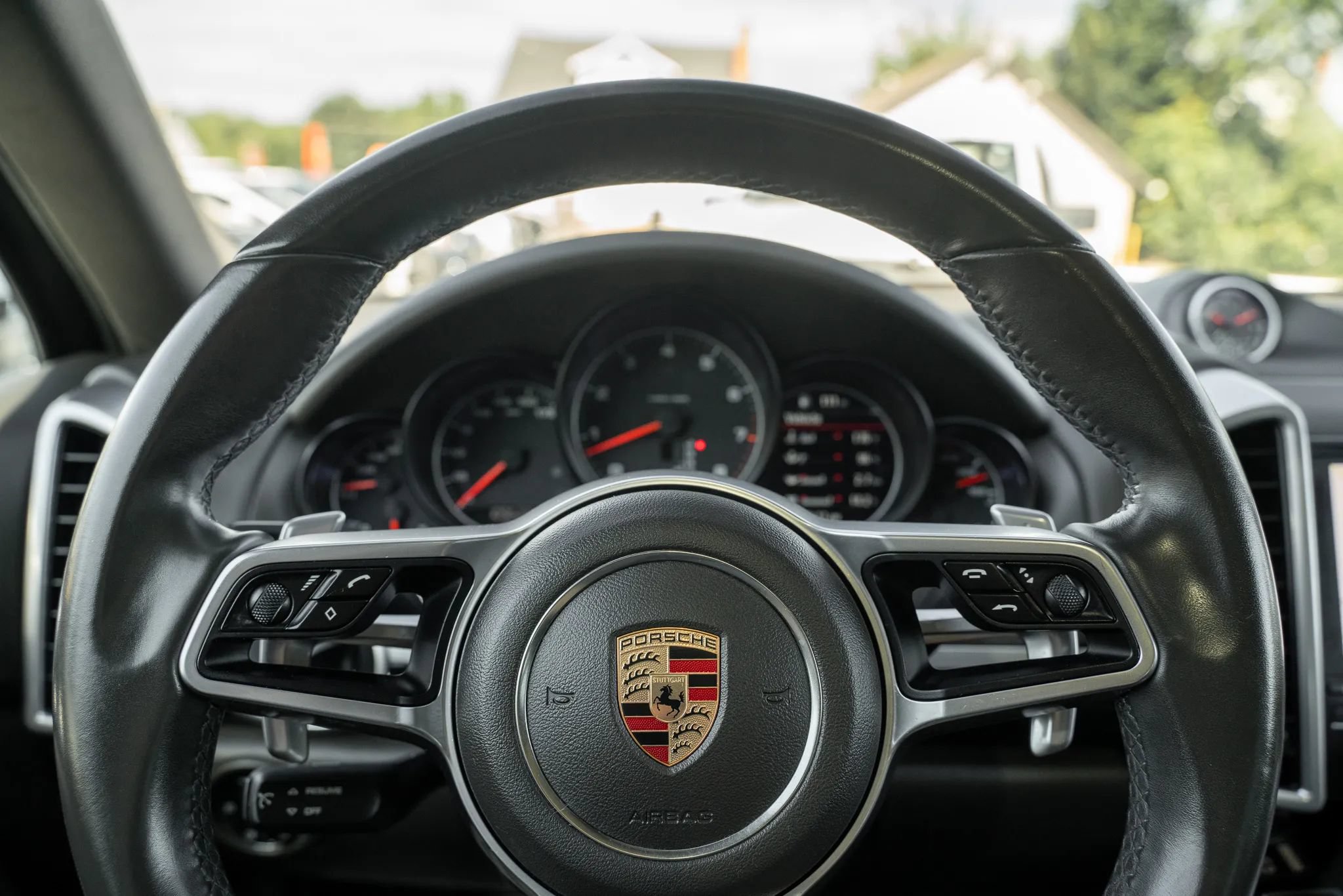 Used 2017 Porsche Cayenne AWD/4WD image 24