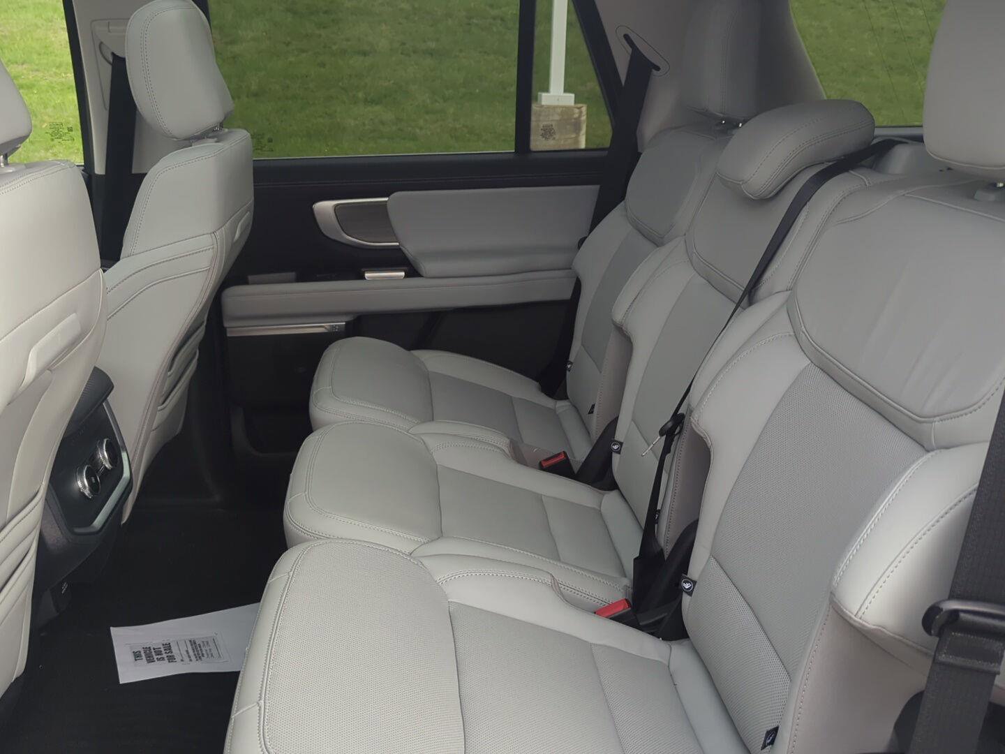 Used 2025 Ford Expedition Platinum image 25