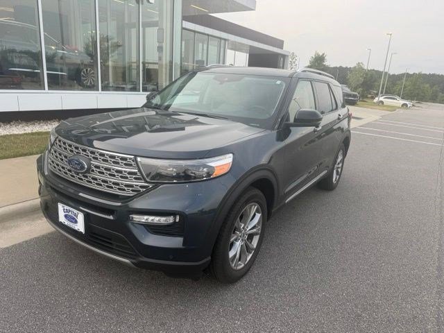 Used 2022 Ford Explorer Limited w/ Equipment Group 301A AWD/4WD image 2