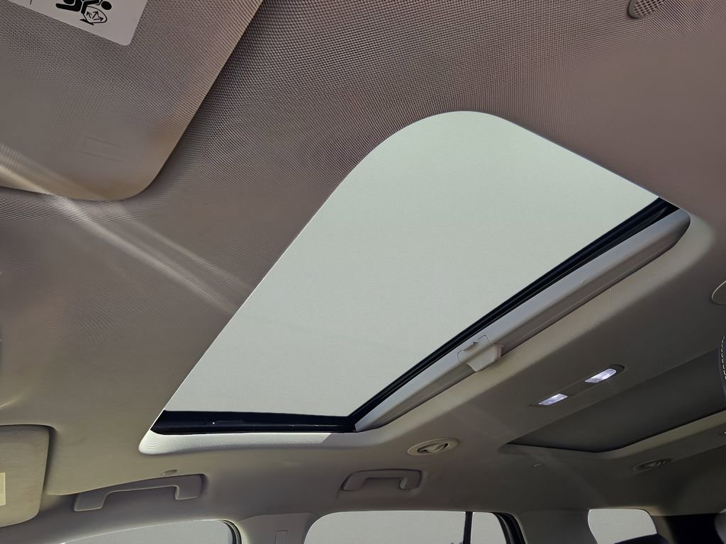 Used 2019 Chevrolet Traverse Premier w/ Driver Confidence II Package image 26