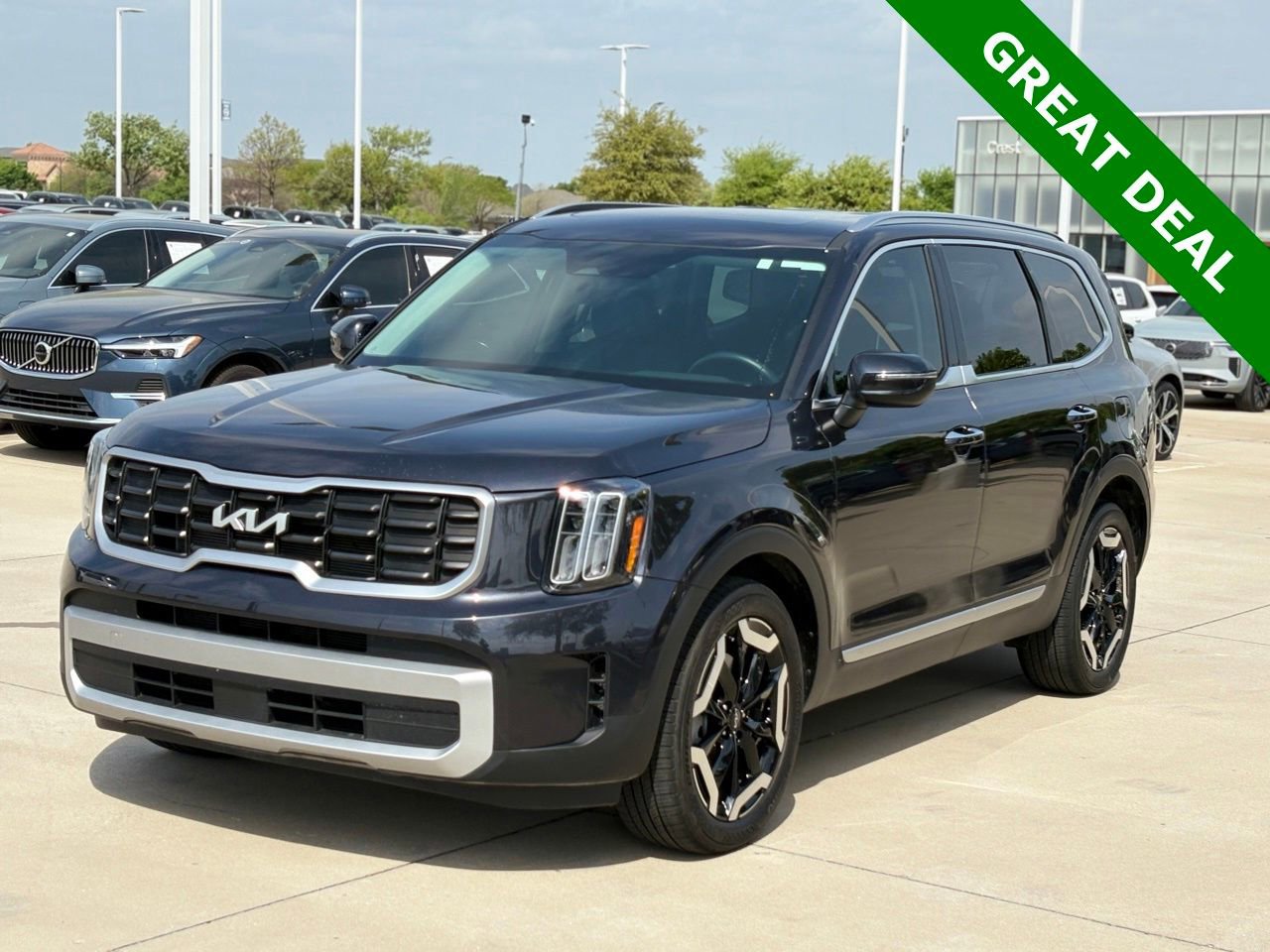 Used 2025 Kia Telluride S FWD image 3