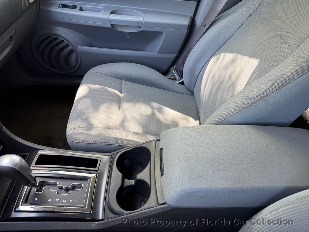 Used 2005 Dodge Magnum SE RWD image 54