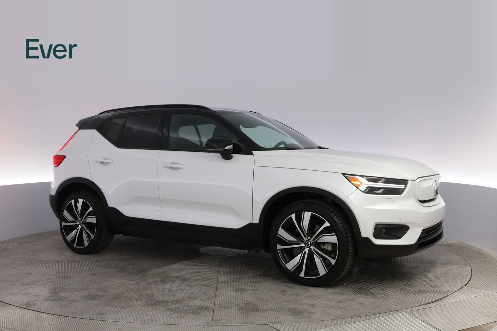 Used 2021 Volvo XC40 P8 Recharge w/ Advanced Package image 14