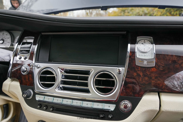Used 2011 Rolls-Royce Ghost image 39