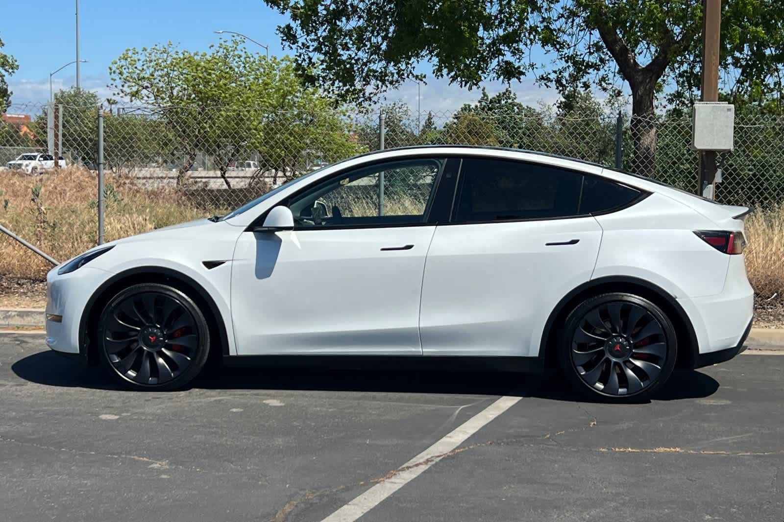Used 2024 Tesla Model Y Performance image 5
