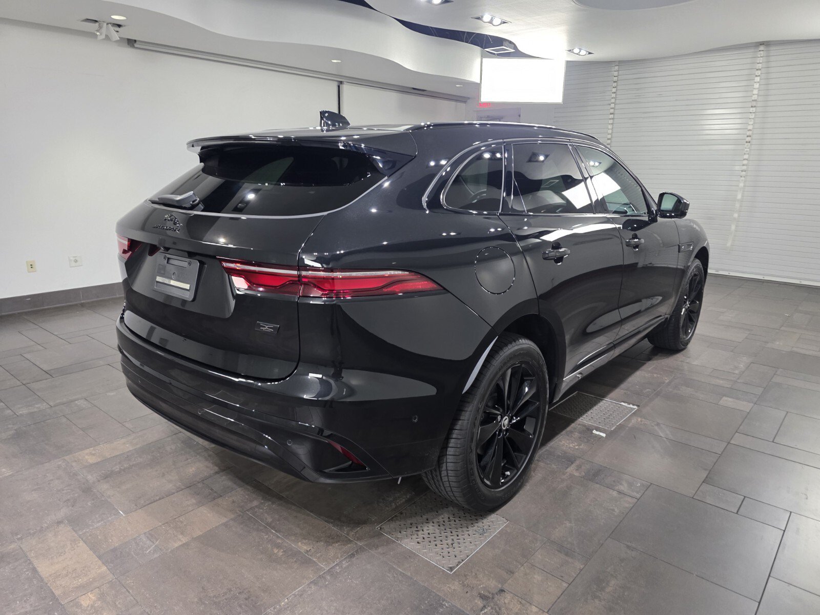 New 2026 Jaguar F-PACE R-Dynamic S AWD/4WD image 24