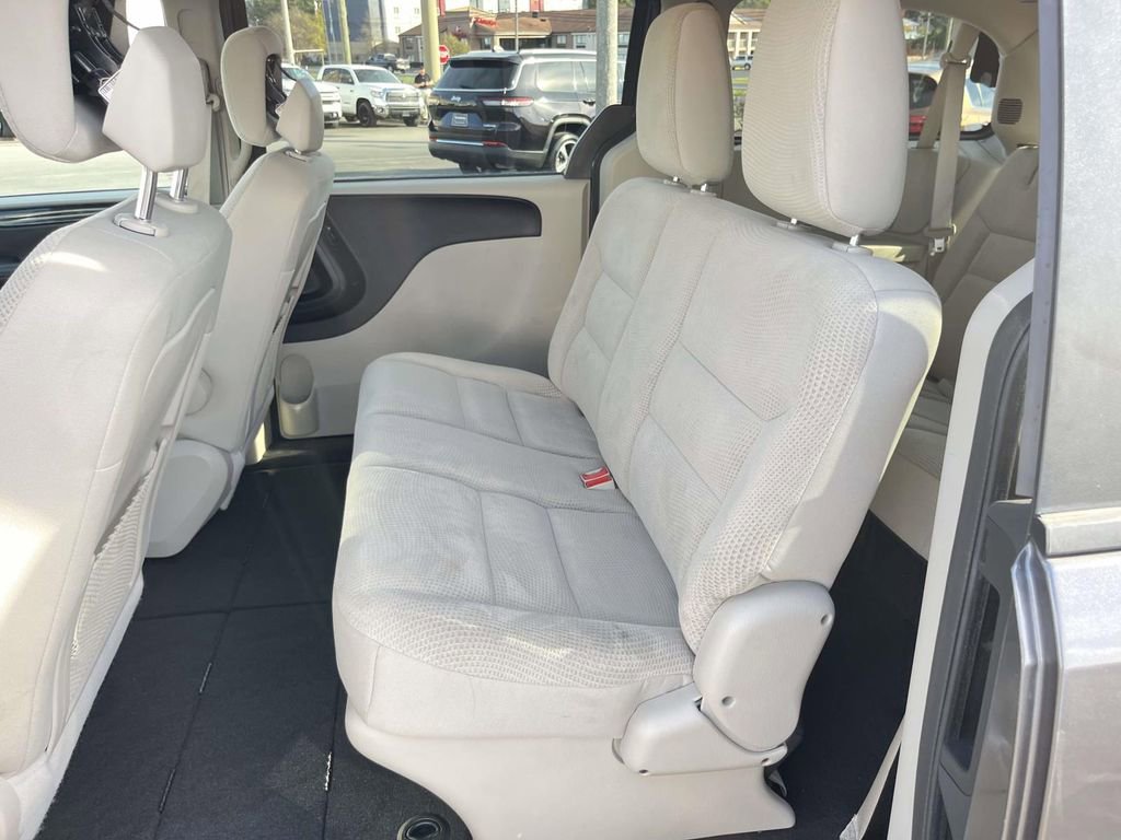 Used 2019 Dodge Grand Caravan SE image 24