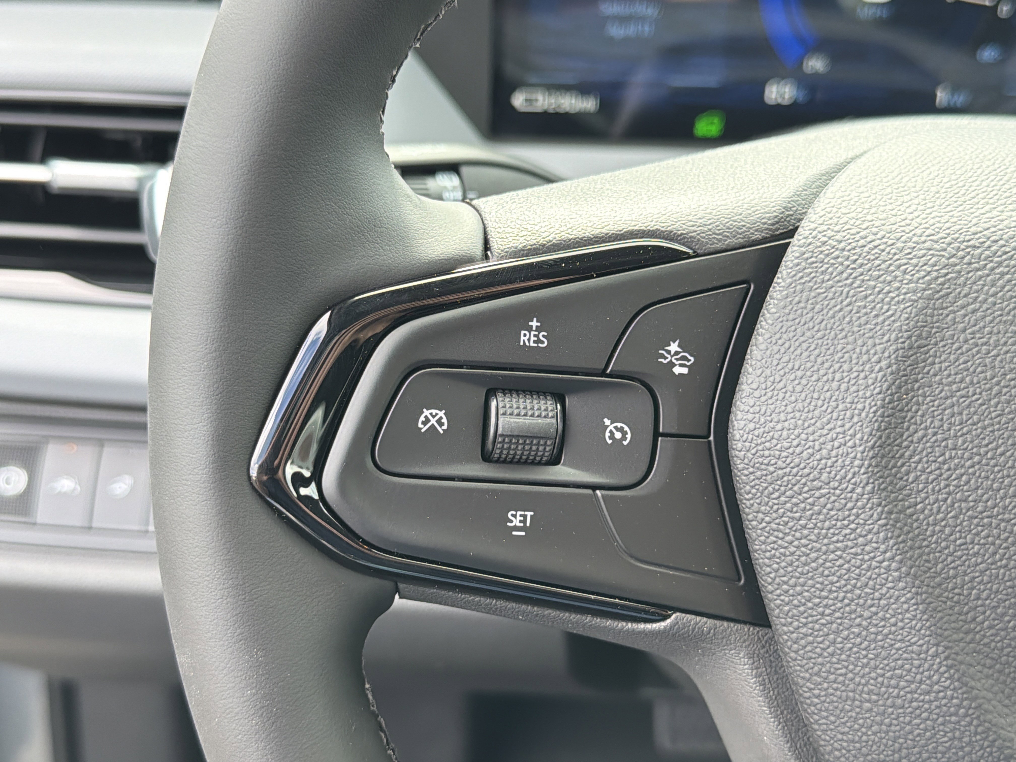 New 2027 Chevrolet Bolt LT w/ Comfort Package image 16