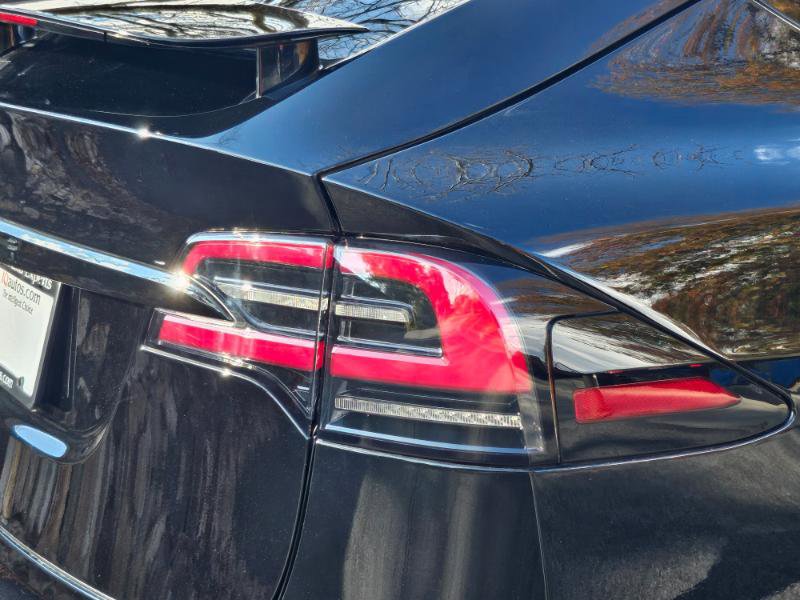 Used 2022 Tesla Model X image 28