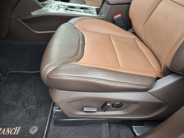Used 2023 Ford Explorer King Ranch w/ Technology Package image 21