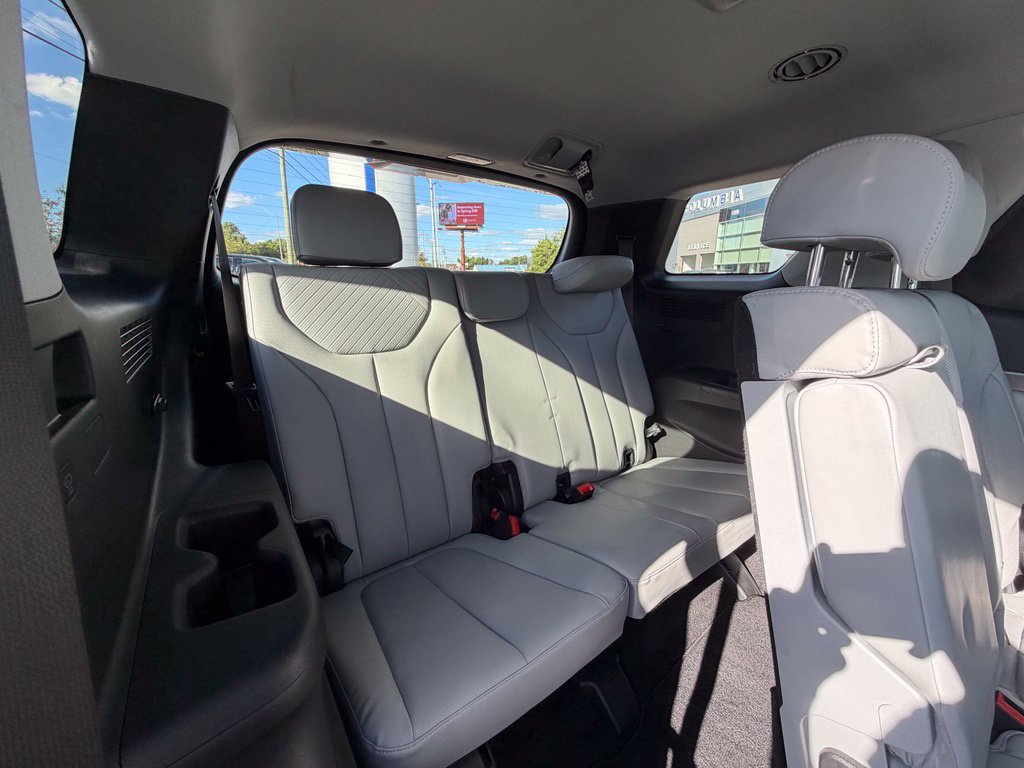 Used 2024 Hyundai Palisade SEL FWD image 13