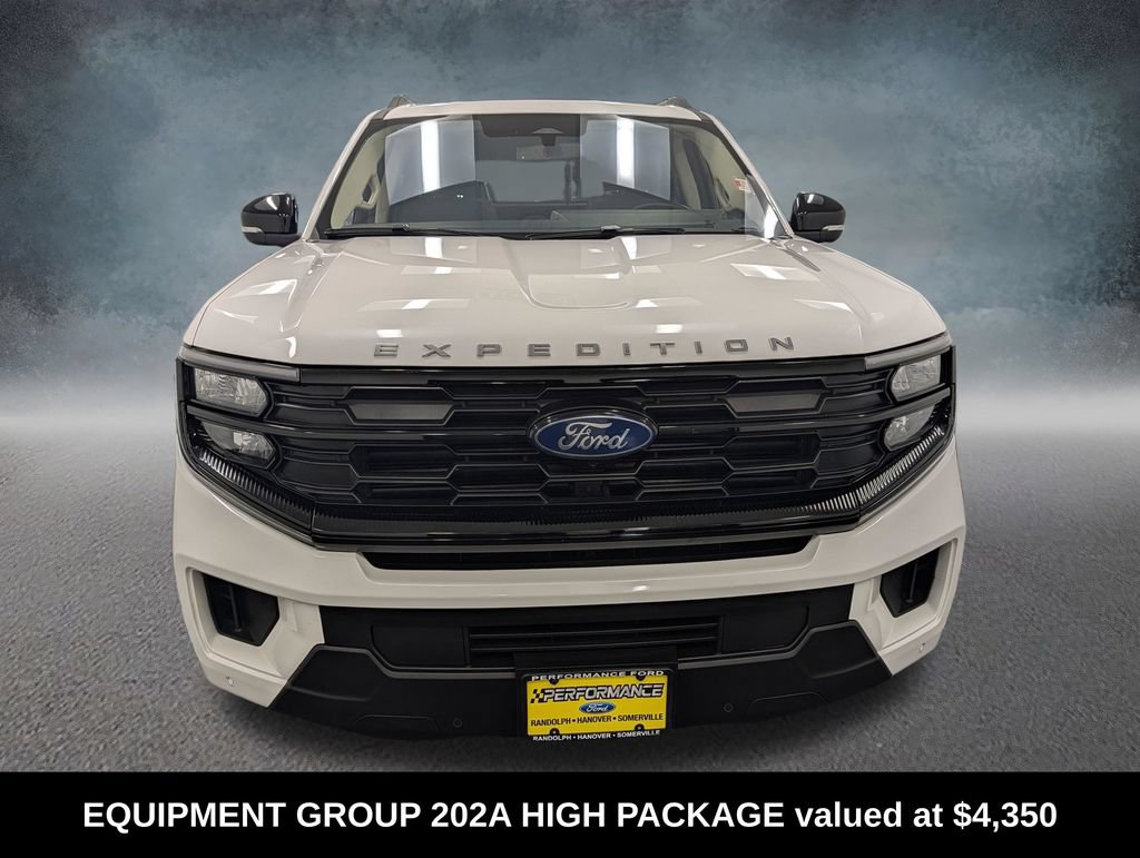 Used 2025 Ford Expedition Active AWD/4WD image 2