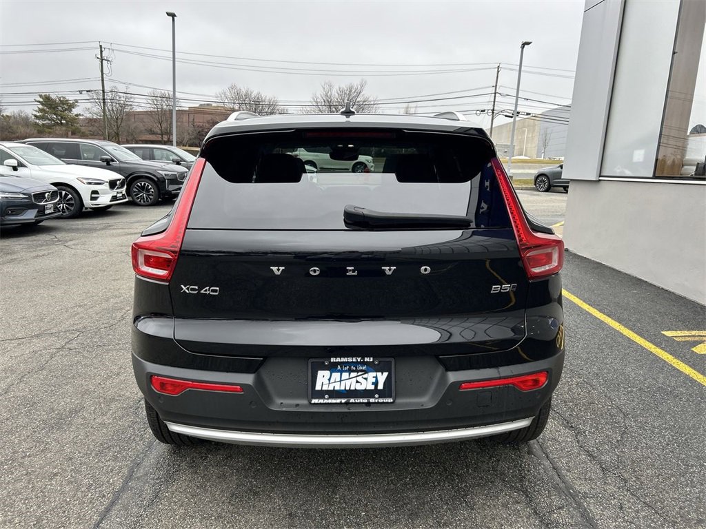 New 2025 Volvo XC40 B5 Plus w/ Climate Package image 7