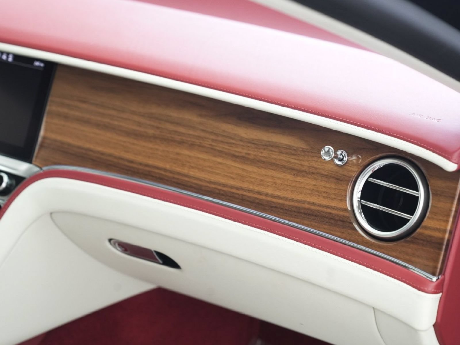 Used 2023 Bentley Flying Spur V8 AWD/4WD image 46